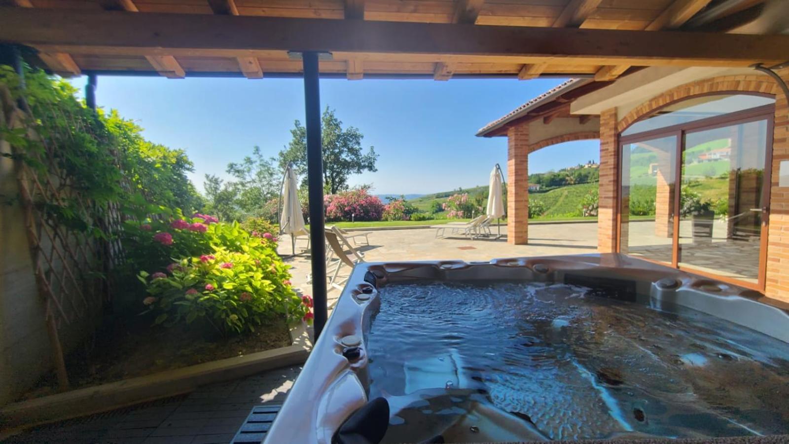 Villa Casa Castella - Adults Only - Langhe Diano dʼAlba Exterior foto