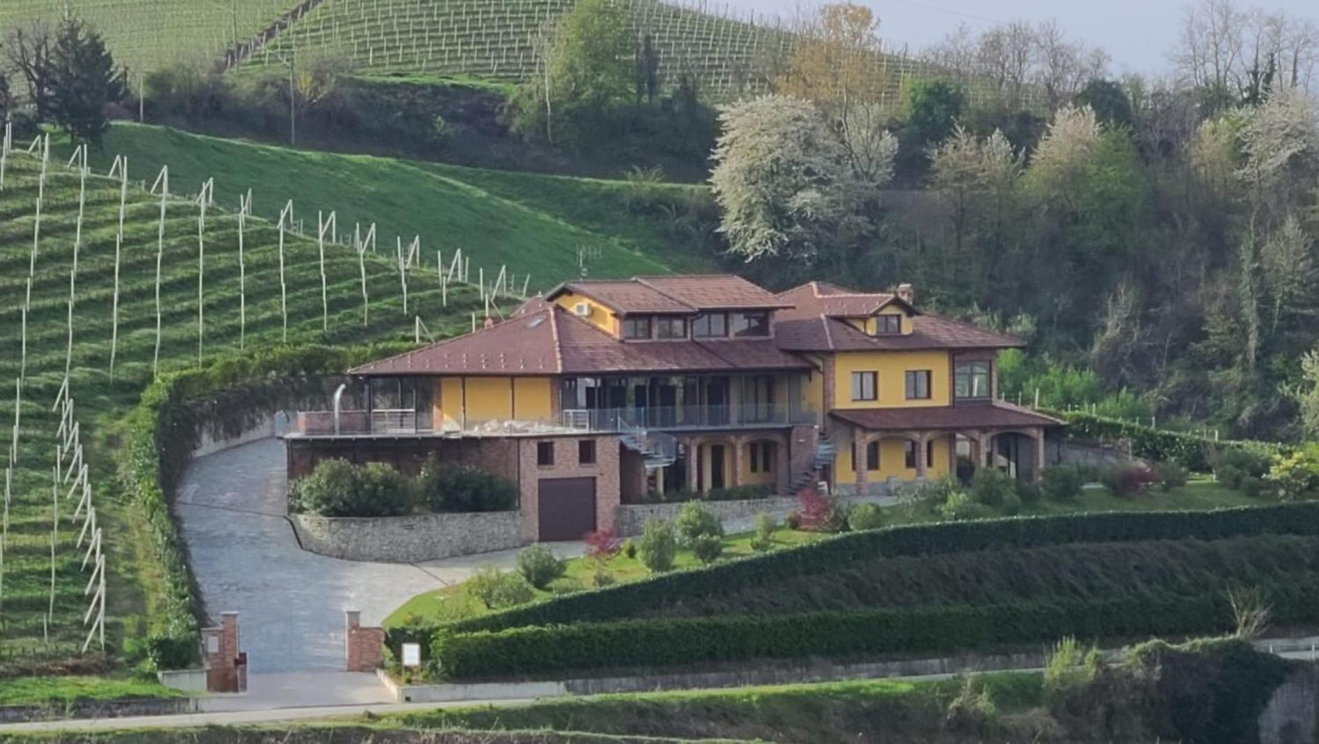 Villa Casa Castella - Adults Only - Langhe Diano dʼAlba Exterior foto
